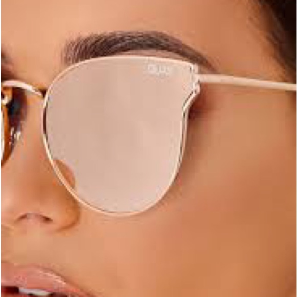 Quay sunglasses mirrored pink